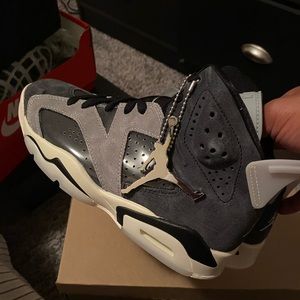 Retro 6 tech Crome size 6w
